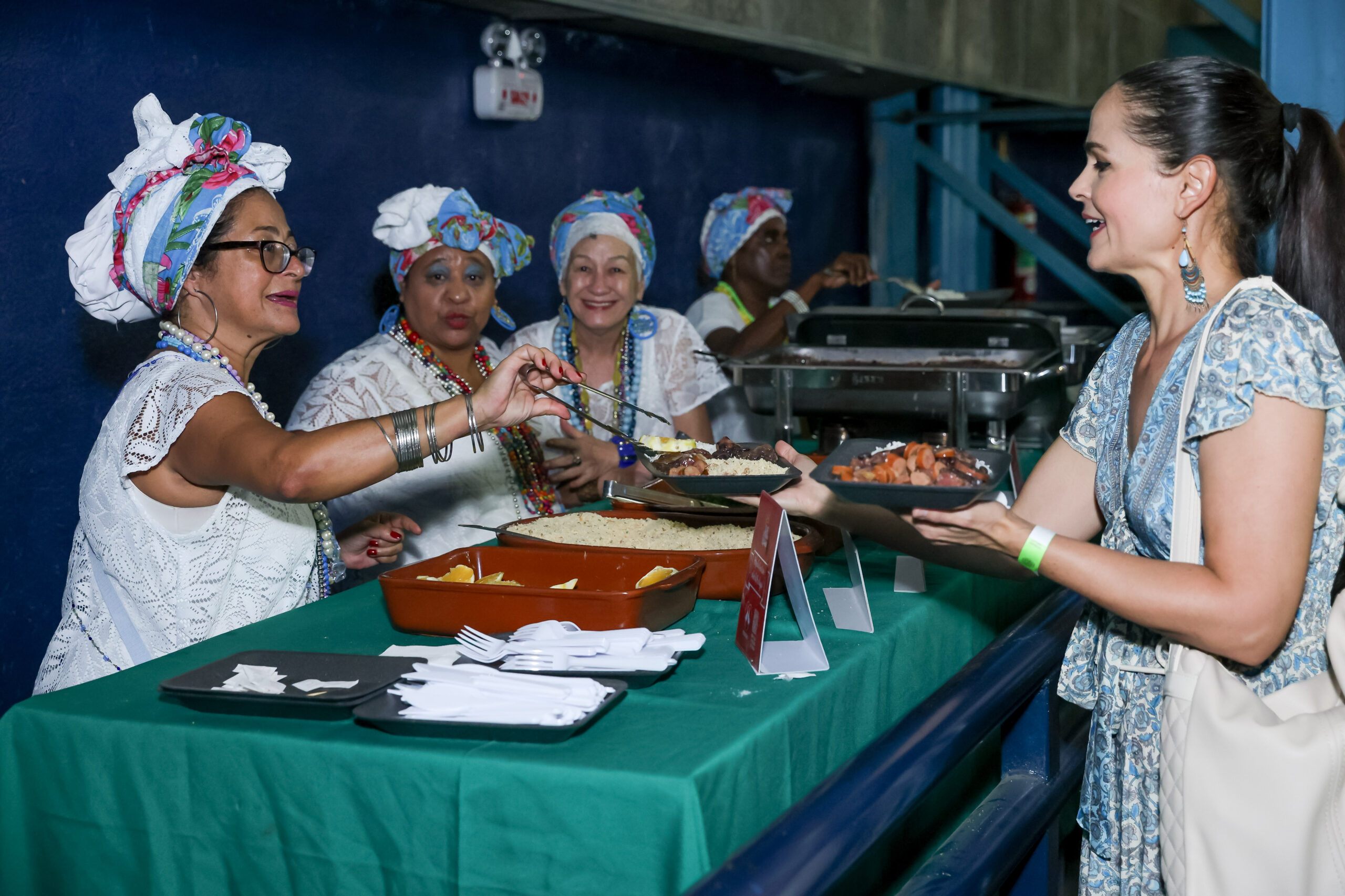 Unidos de Vila Isabel recebe Salgueiro em feijoada