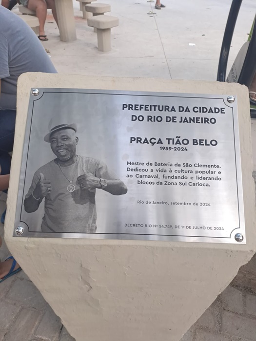 Com samba e alegria, Praça Tião Belo e inaugurada