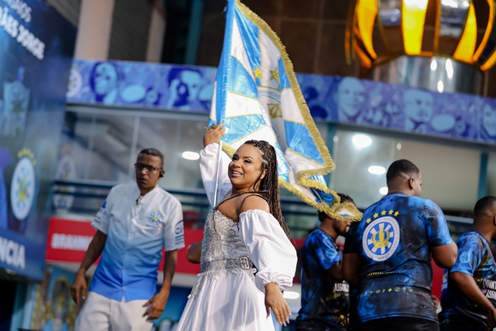 Unidos de Vila Isabel divulga três obras classificadas para semifinal